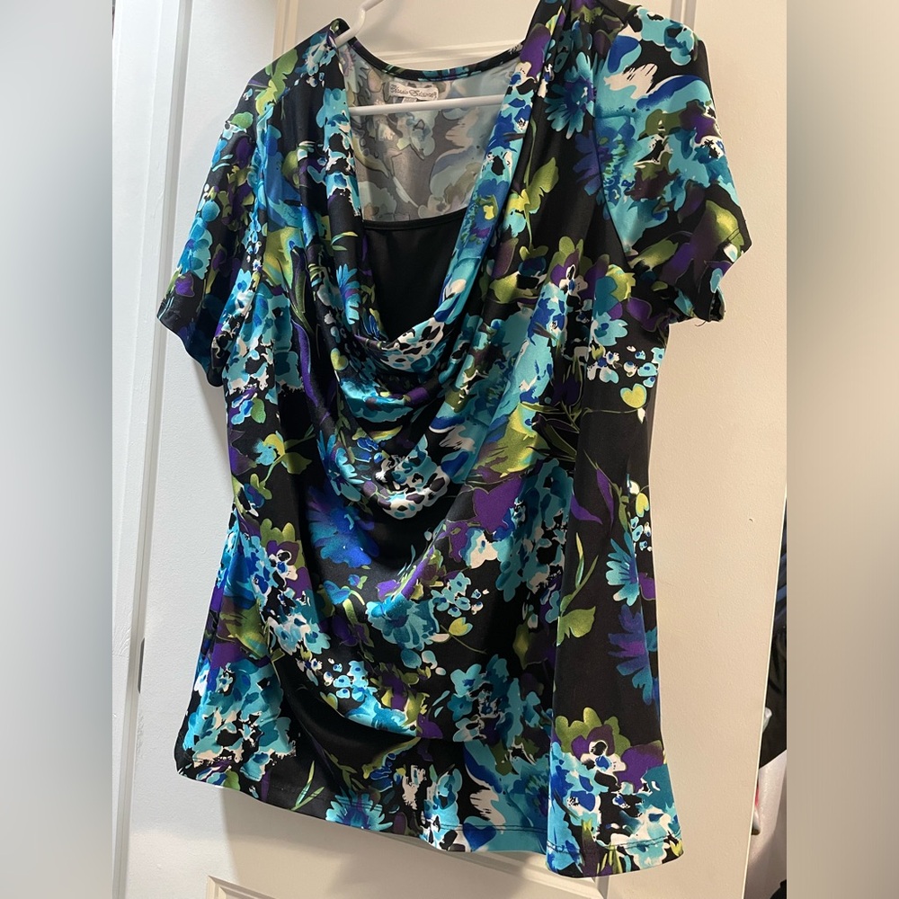 Classic Editions black Floral top XXL EUC